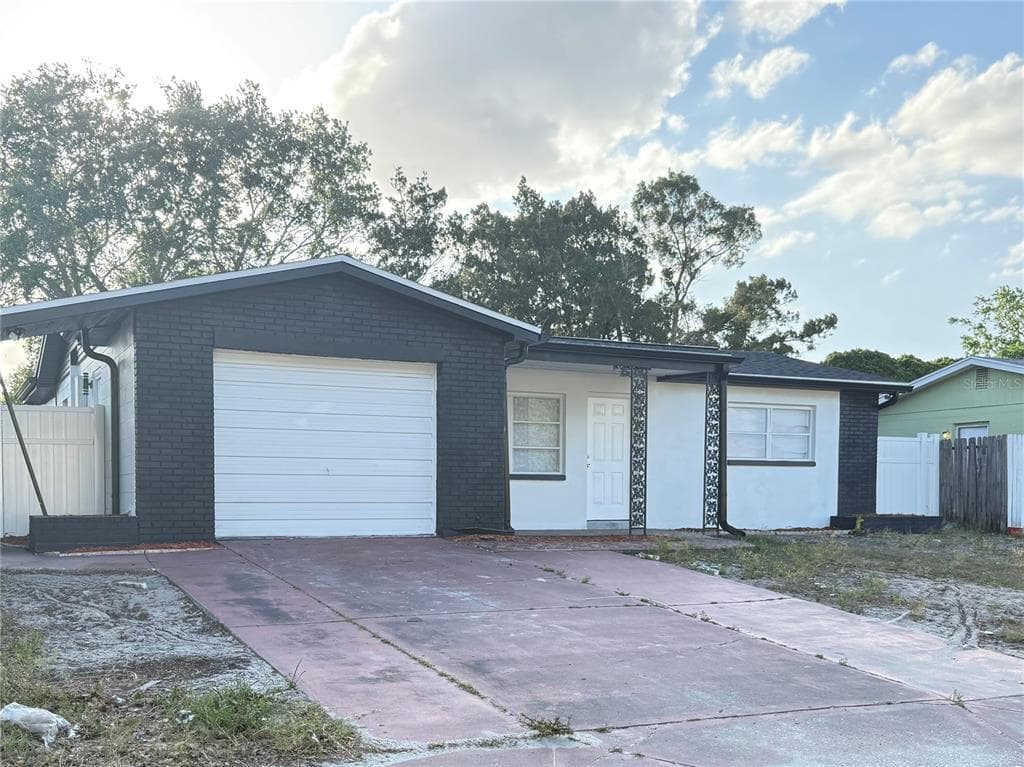 9241 WOLCOTT LANE PORT RICHEY, FL 34668