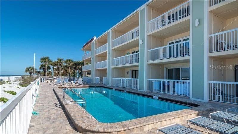 50 GULF BOULEVARD UNIT 206 INDIAN ROCKS BEACH, FL 33785