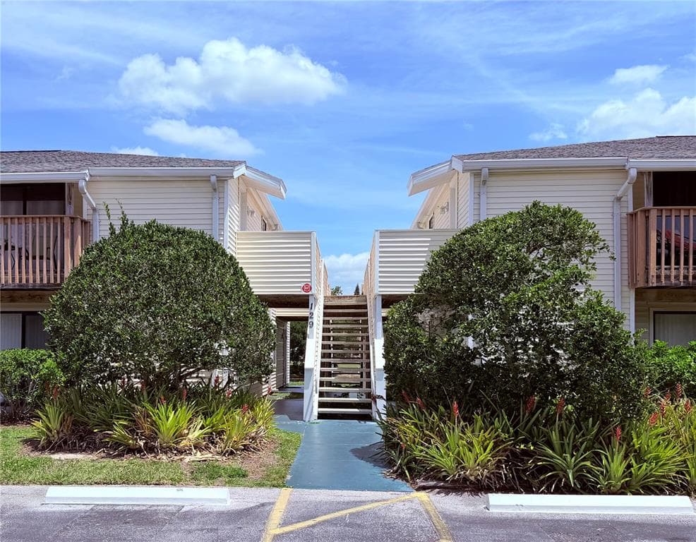 129 CAMPHOR CIRCLE UNIT F OLDSMAR, FL 34677