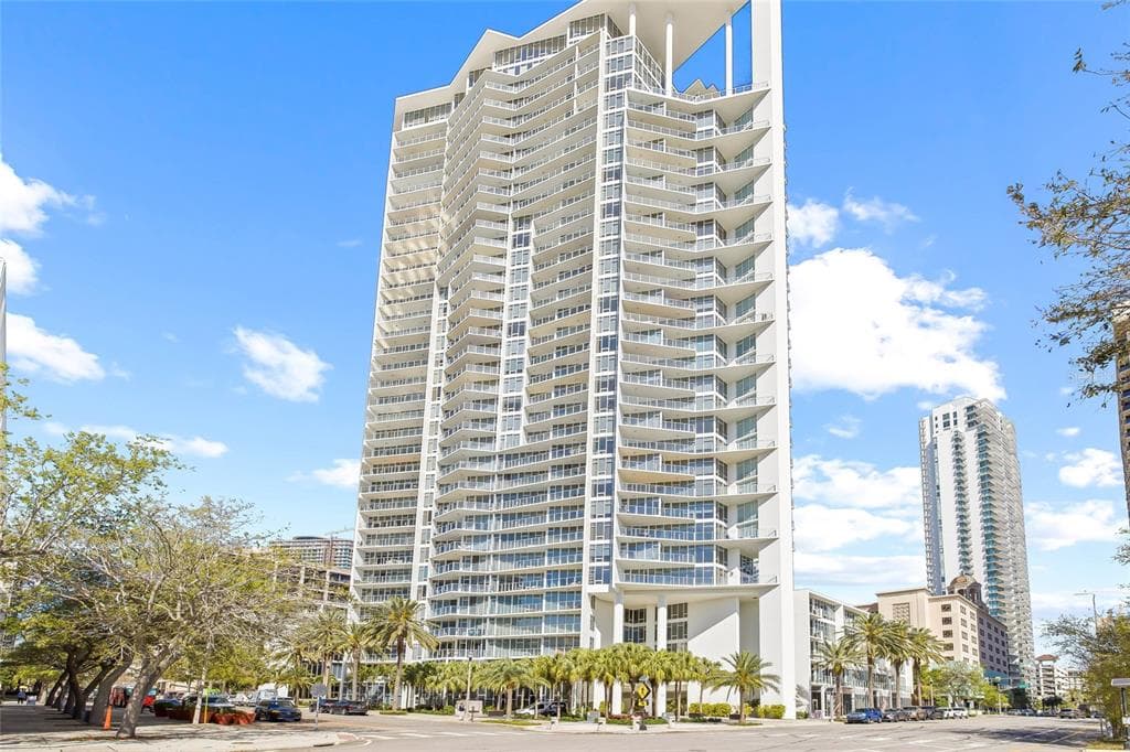 175 1ST STREET S UNIT 303 ST PETERSBURG, FL 33701
