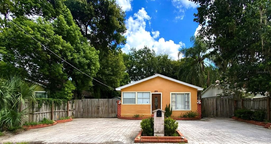 1906 E NEW ORLEANS AVENUE TAMPA, FL 33610