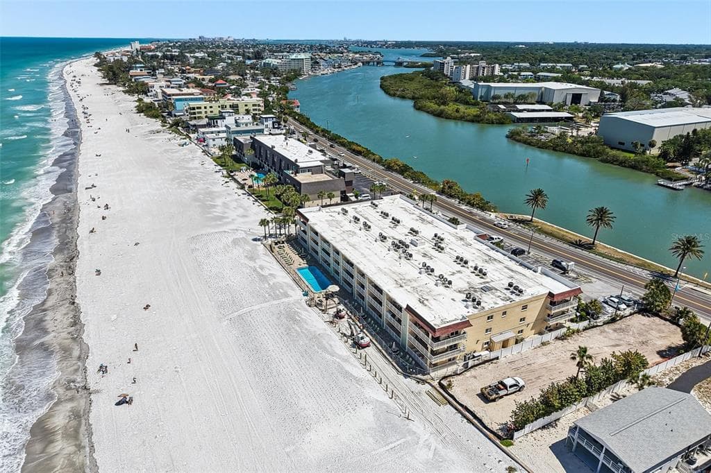 50 GULF BOULEVARD UNIT 301 INDIAN ROCKS BEACH, FL 33785