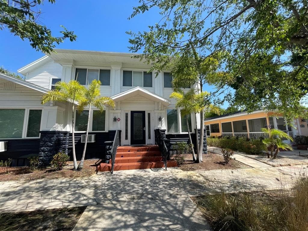 255 6TH AVENUE N UNIT 3