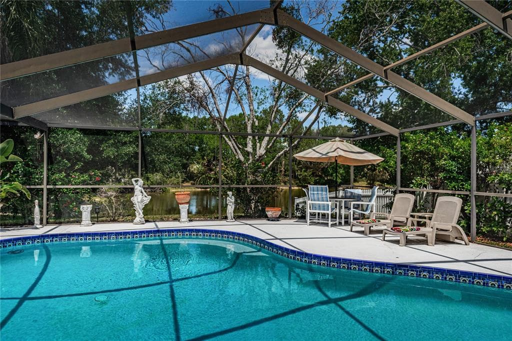 6804 SEAFAIRER DRIVE TAMPA, FL 33615