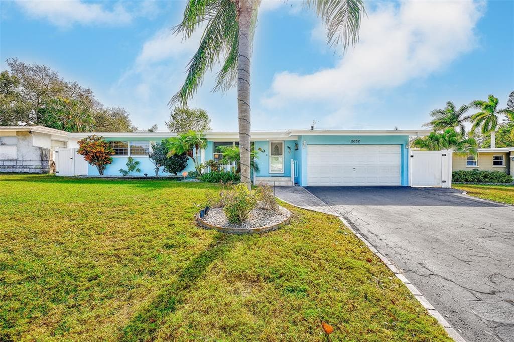 2032 GATEWOOD DRIVE LARGO, FL 33770