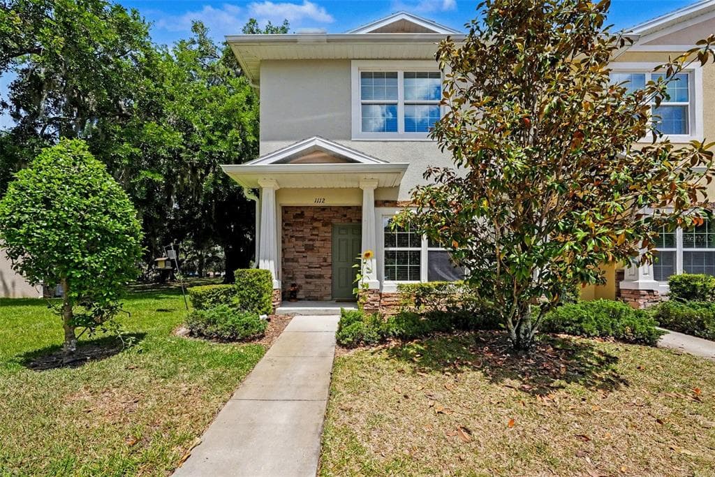 1112 HILLHURST DRIVE WESLEY CHAPEL, FL 33543