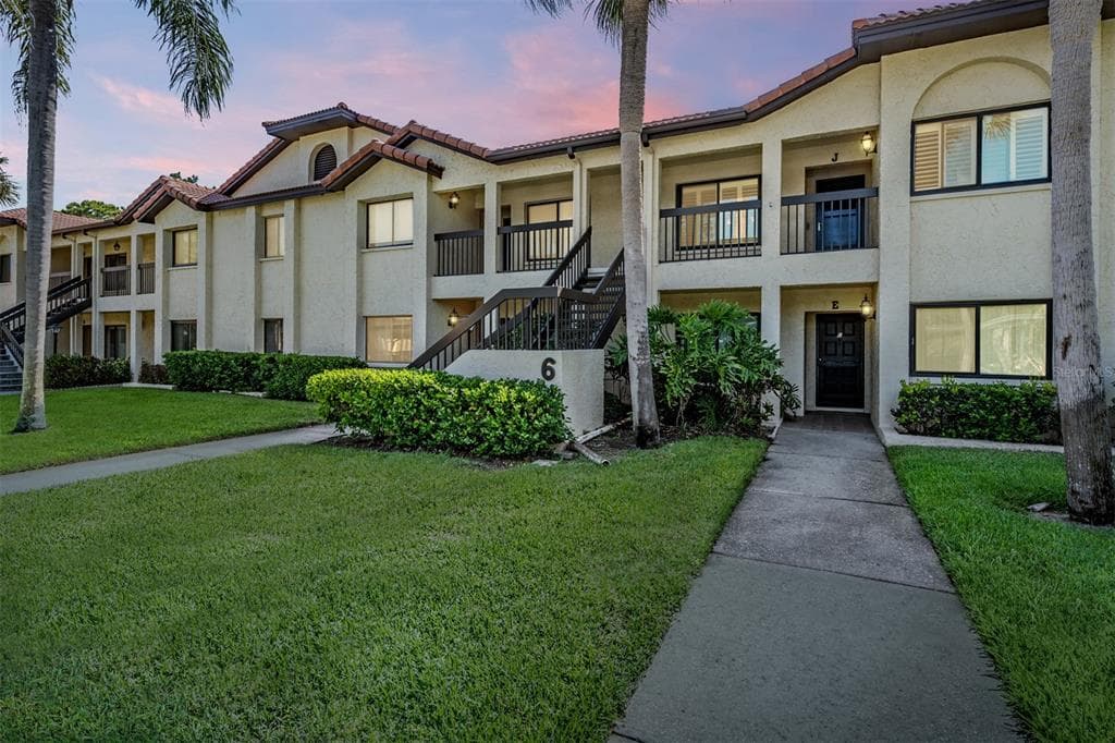 1801 E LAKE ROAD UNIT 6J PALM HARBOR, FL 34685