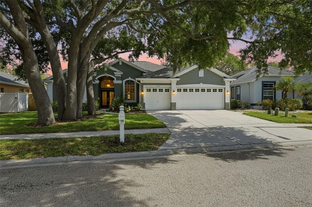 1725 RIVER WATCH BOULEVARD TARPON SPRINGS, FL 34689