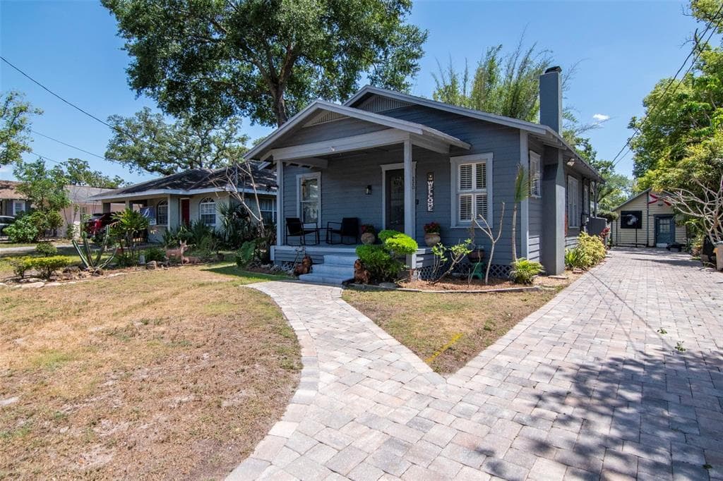 220 W FERN STREET