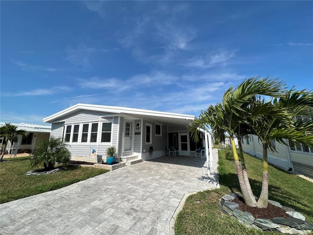 2038 MAUI DRIVE HOLIDAY, FL 34691