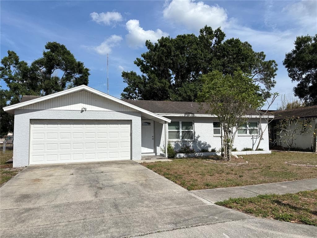 8363 JENNIFER LANE SEMINOLE, FL 33777