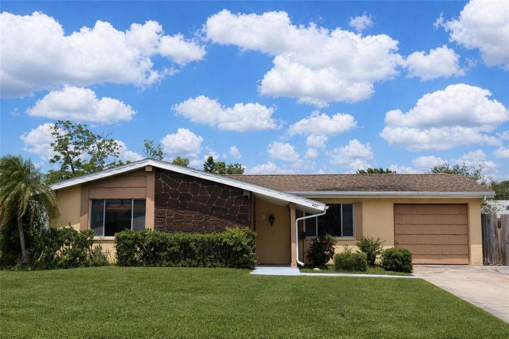 4011 GRAYTON DRIVE NEW PORT RICHEY, FL 34652