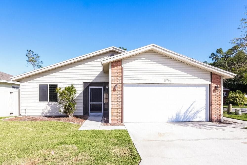 5701 LONGLEAF DRIVE NORTH FORT MYERS, FL 33917