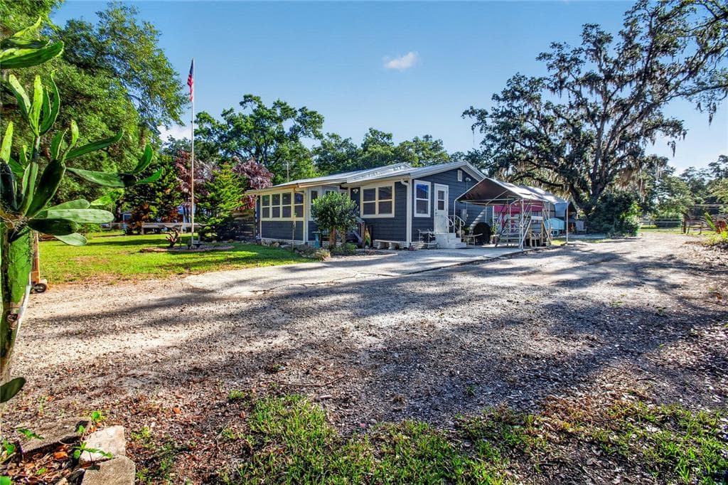 10627 MCINTOSH ROAD THONOTOSASSA, FL 33592
