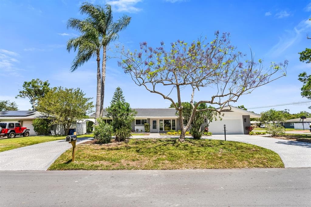 1720 BRENTWOOD DRIVE