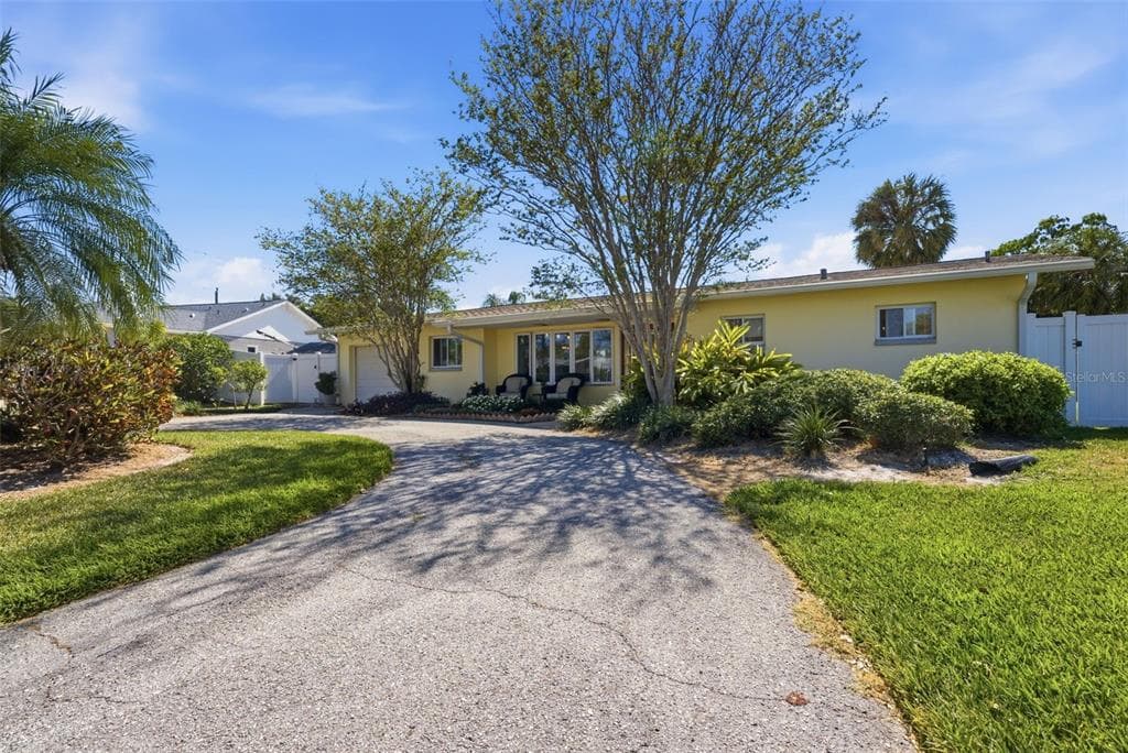 5051 39TH STREET S ST PETERSBURG, FL 33711