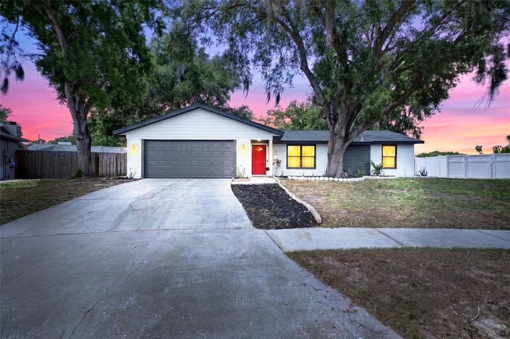 1513 PINEY BRANCH CIRCLE VALRICO, FL 33594