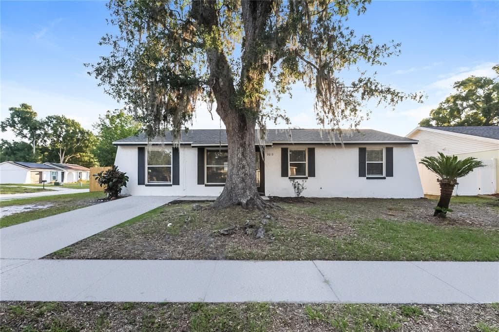 3613 WISPERBREATH LANE TAMPA, FL 33619