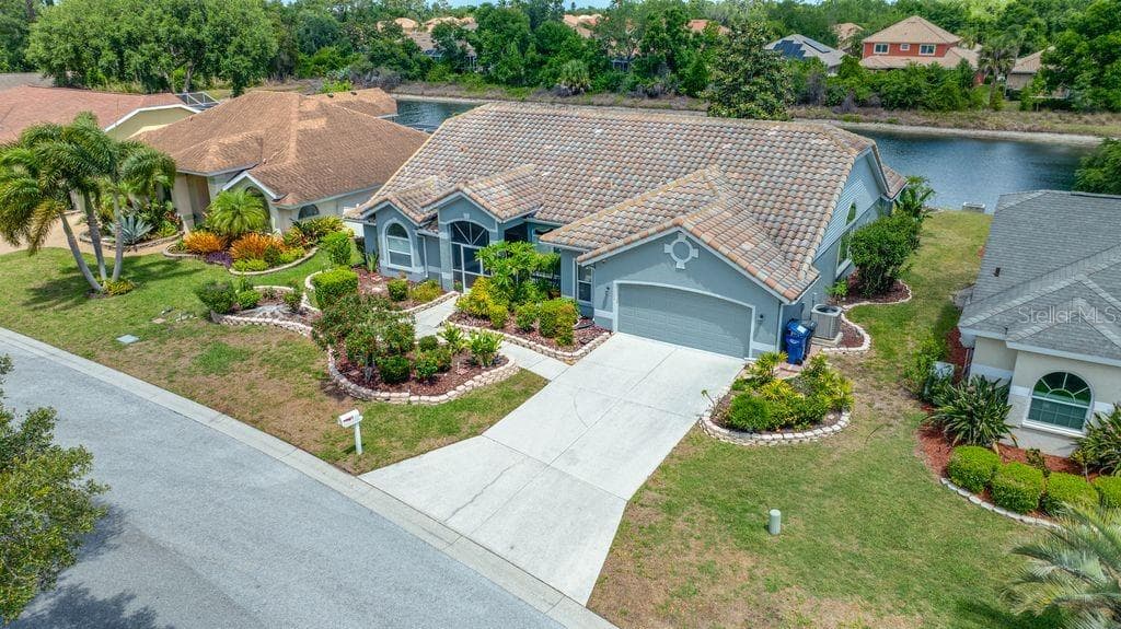 5321 GARDENS DR
