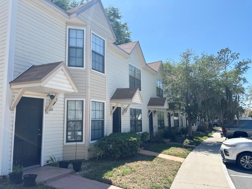 2302 MAKI ROAD UNIT 25 PLANT CITY, FL 33563