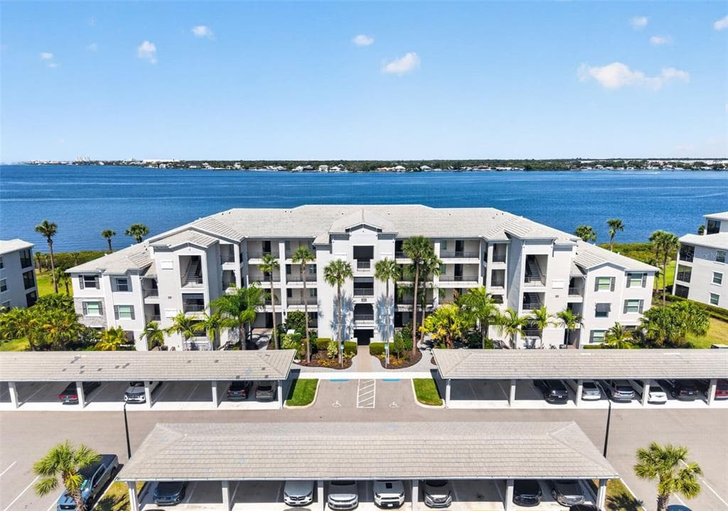 1020 TIDEWATER SHORES LOOP UNIT 301 BRADENTON, FL 34208