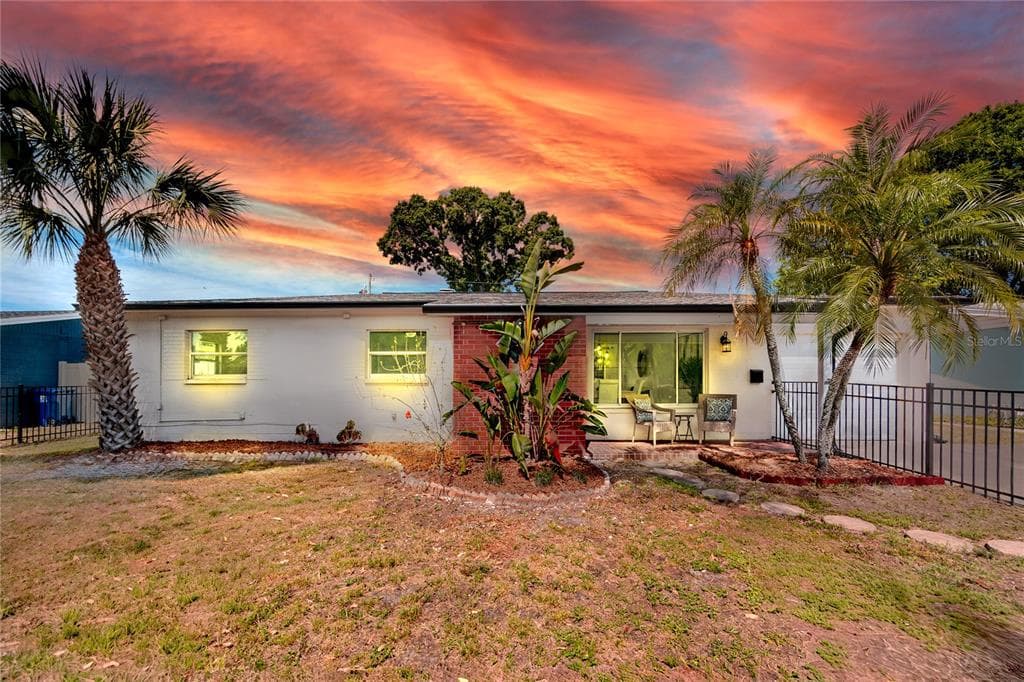 6482 20TH STREET N ST PETERSBURG, FL 33702