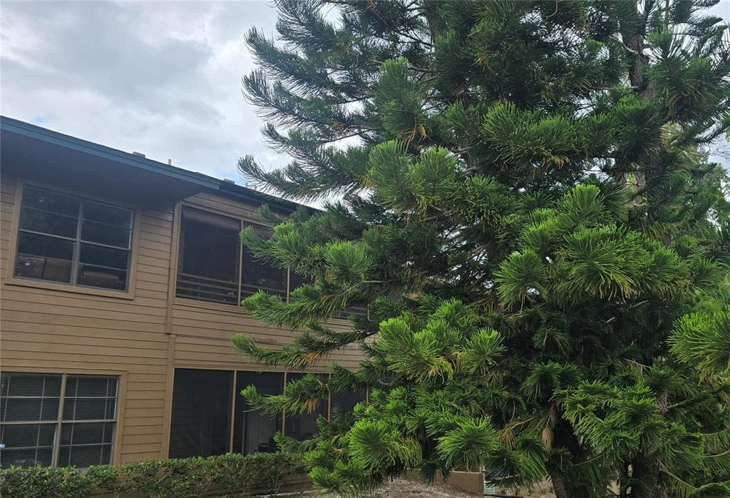 406 LENNOX ROAD W