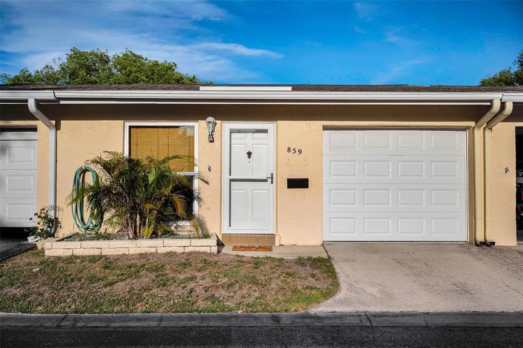 859 OXFORD COURT DUNEDIN, FL 34698