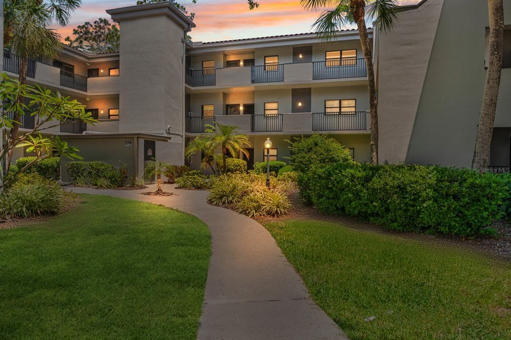2650 COUNTRYSIDE BOULEVARD UNIT B307