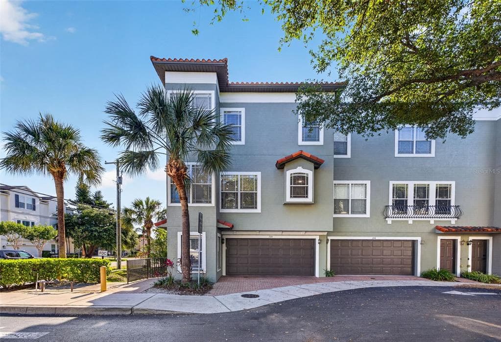 204 ROCK GARDEN PLACE UNIT 1 TAMPA, FL 33609