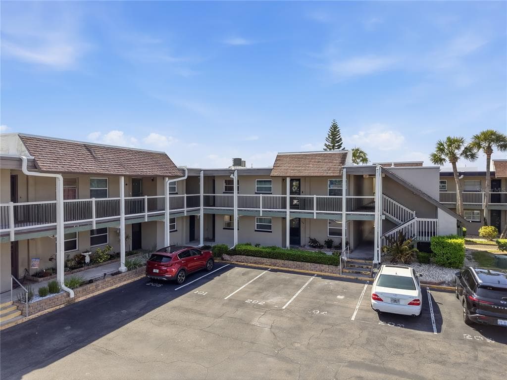 1028 APOLLO BEACH BOULEVARD UNIT 203 APOLLO BEACH, FL 33572
