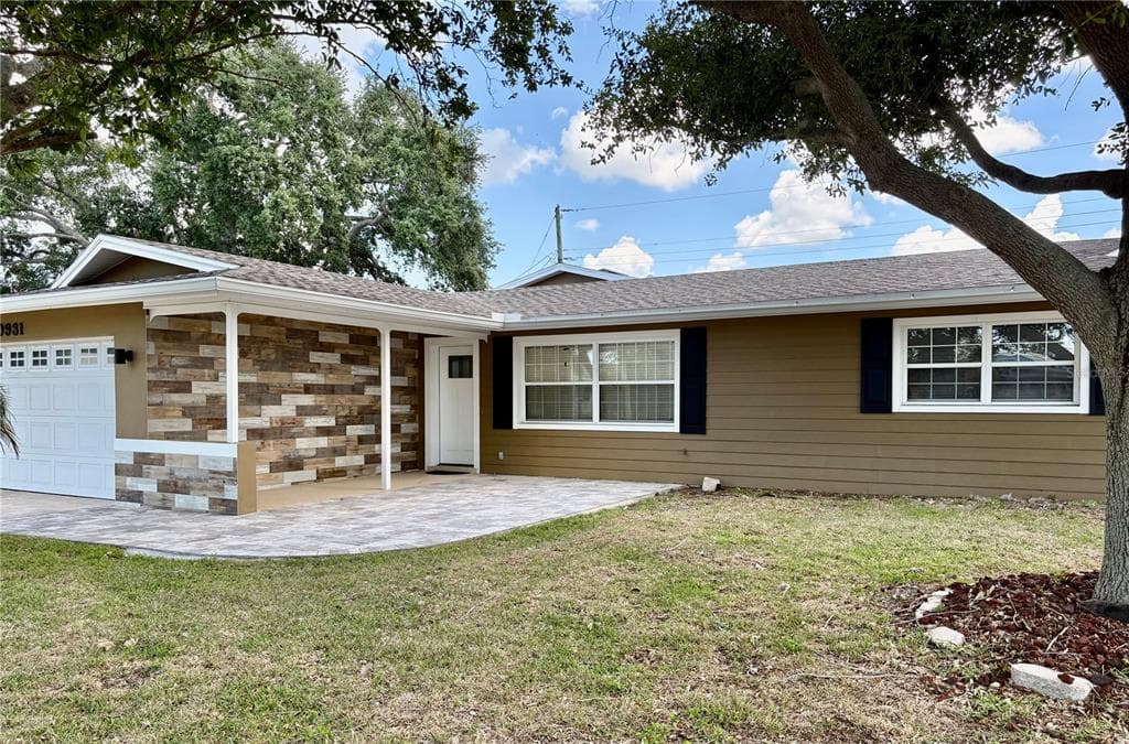10931 HAMMOCK DRIVE LARGO, FL 33774