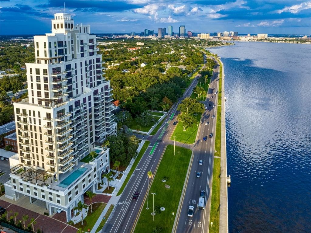 2103 BAYSHORE BOULEVARD UNIT 703