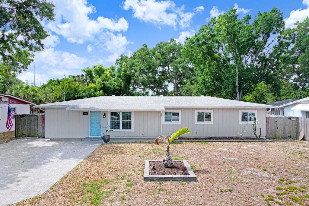 4404 W WISCONSIN AVENUE TAMPA, FL 33616