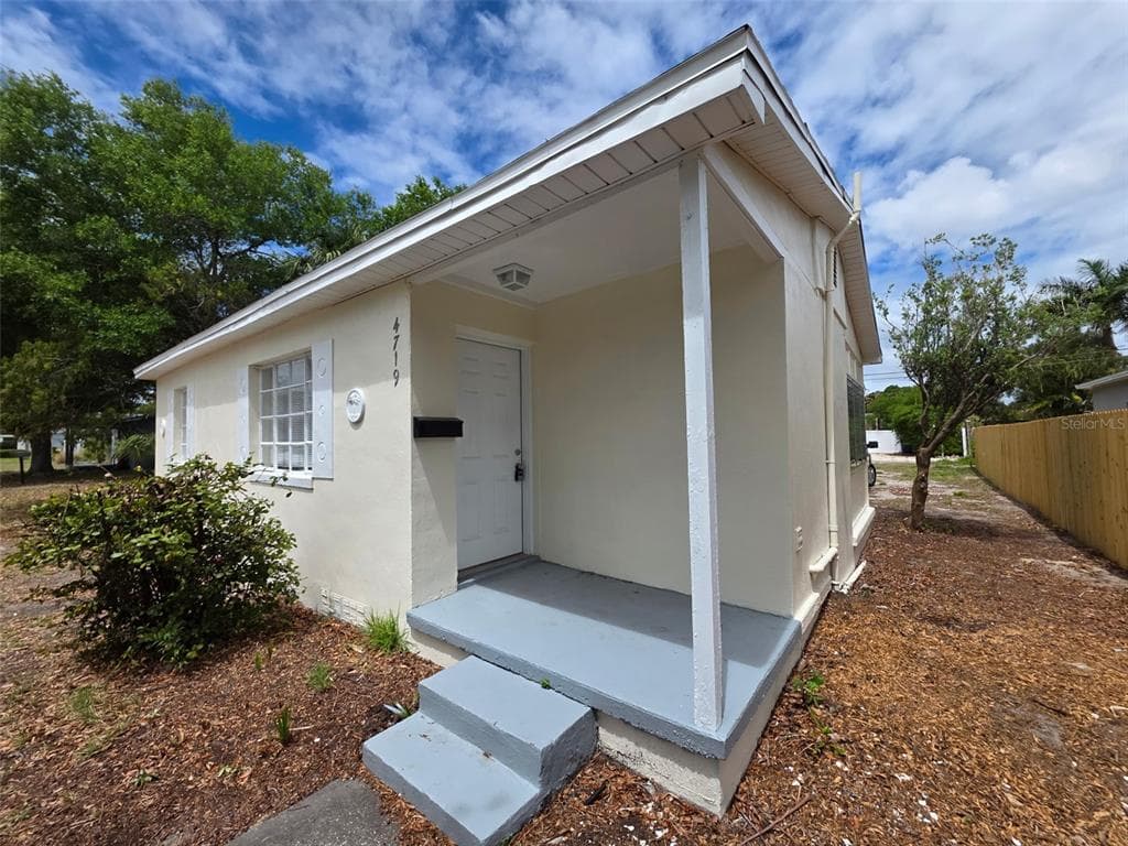 4719 21ST AVENUE N ST PETERSBURG, FL 33713