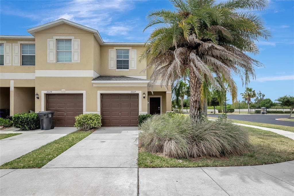 2227 GOLDEN FALCON DRIVE RUSKIN, FL 33570