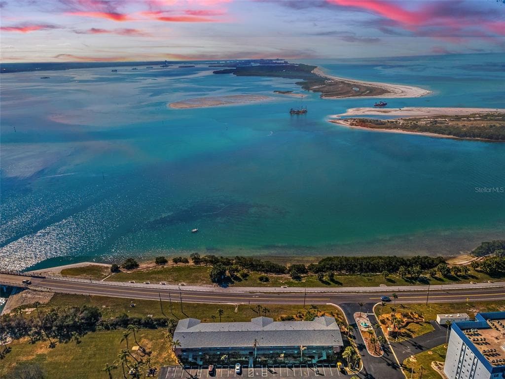 2 CAUSEWAY BOULEVARD UNIT 208 DUNEDIN, FL 34698