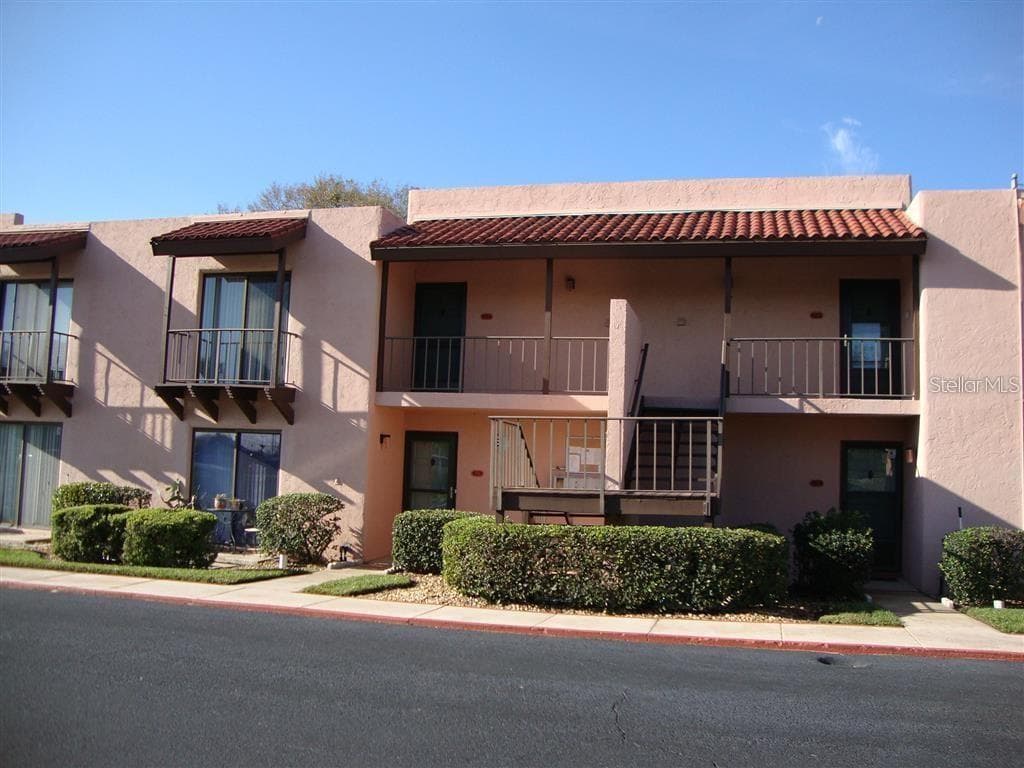 215 LA CASA UNIT 215