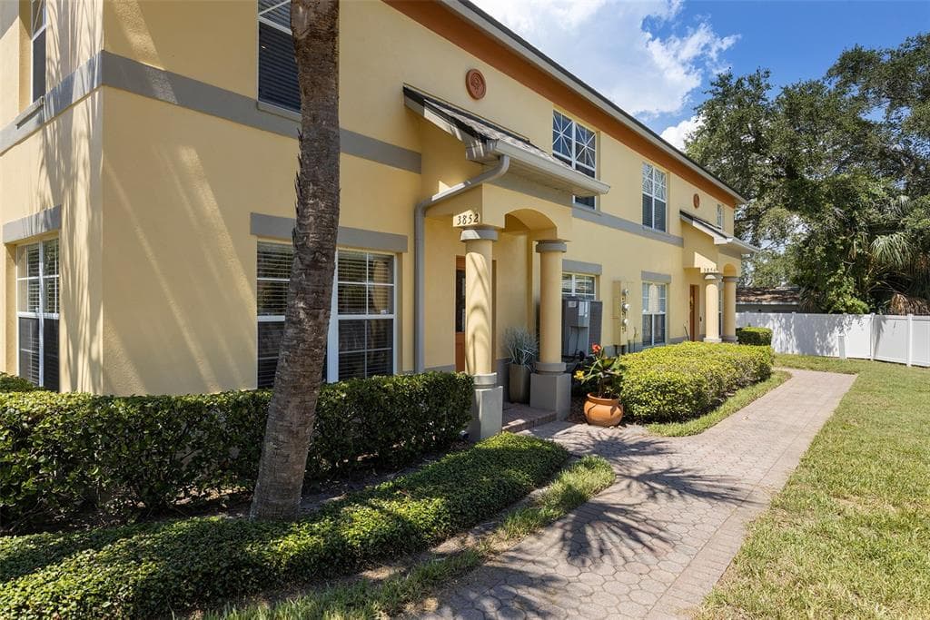 3852 MANDALAY DRIVE ST PETERSBURG, FL 33705