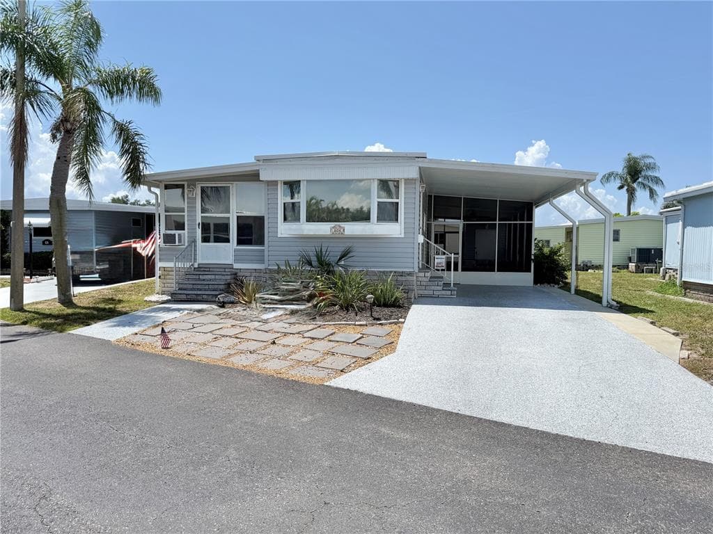 614 MOUNT KEY AVENUE NE UNIT 631 ST PETERSBURG, FL 33702