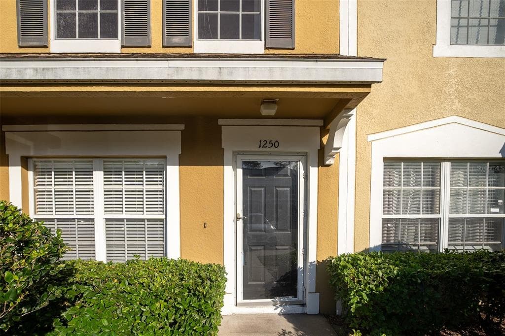 1250 REDONDO WAY WESLEY CHAPEL, FL 33543