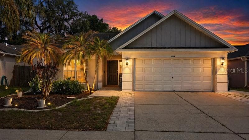 1208 TIGER WOOD COURT VALRICO, FL 33596