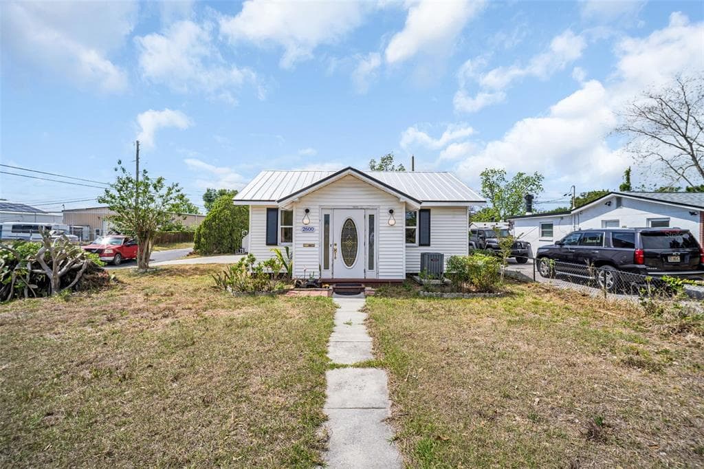 2600 26TH AVENUE N ST PETERSBURG, FL 33713