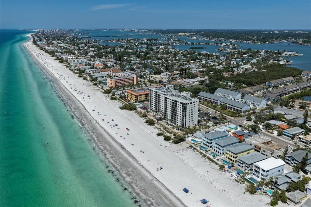 900 GULF BOULEVARD UNIT 204