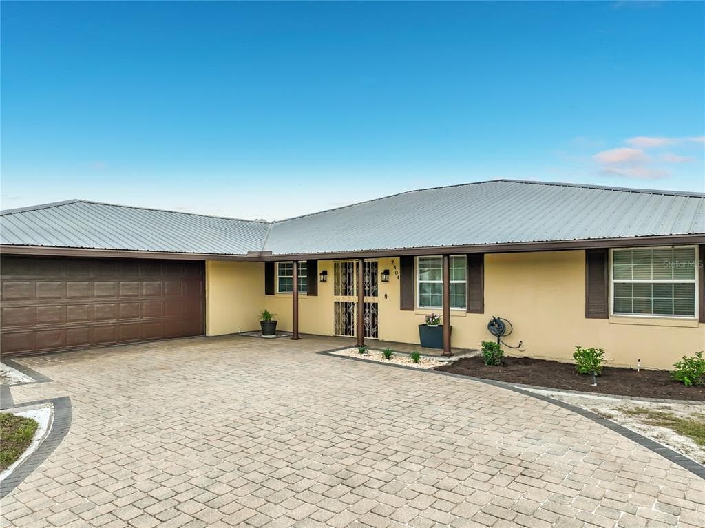 2404 LAUDERDALE COURT ORLANDO, FL 32805