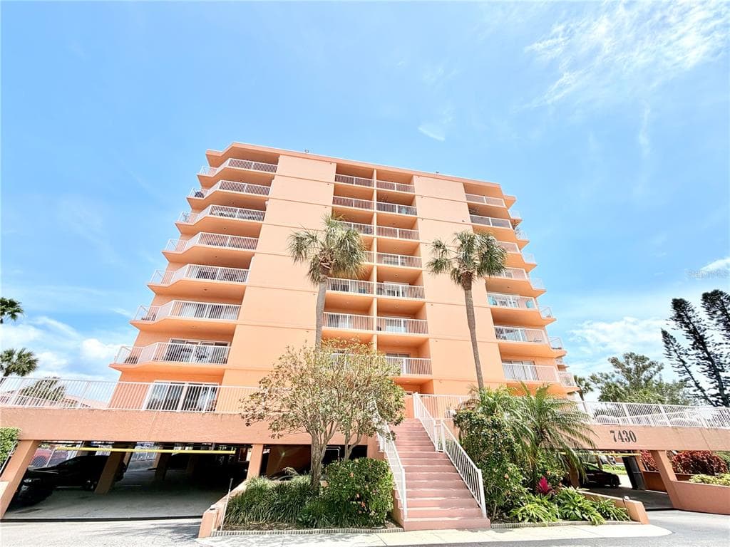7430 SUNSHINE SKYWAY LANE S UNIT 501 ST PETERSBURG, FL 33711