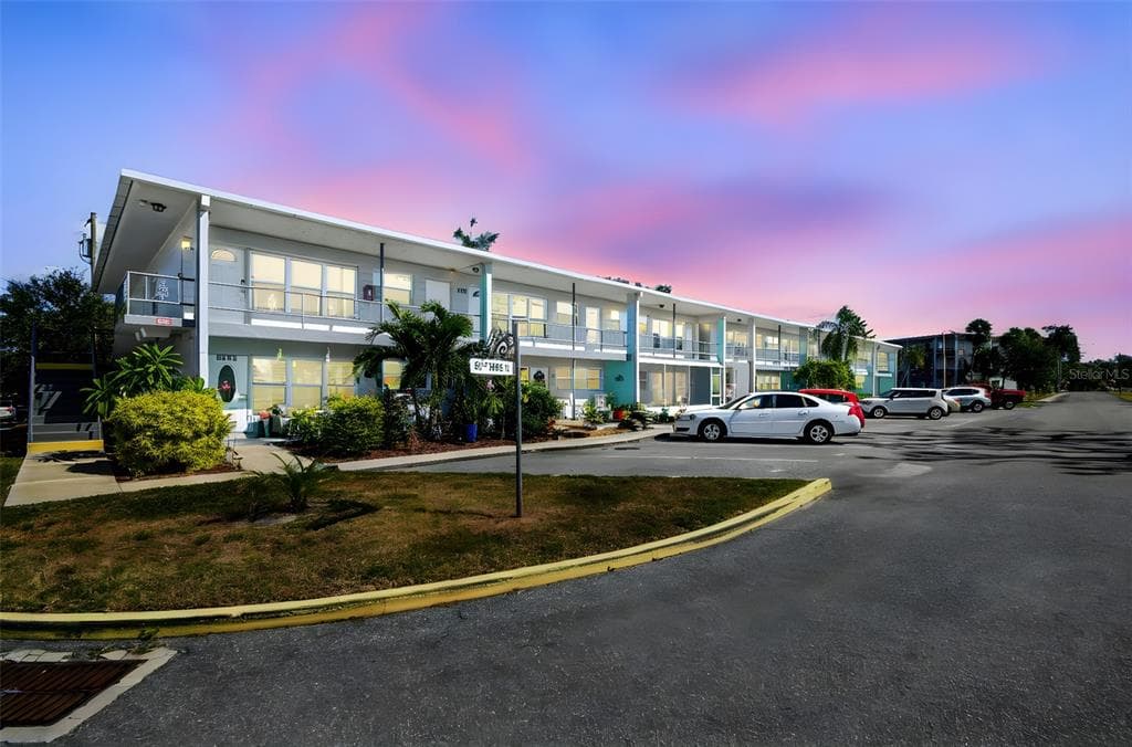 5861 42ND TERRACE N UNIT 1712 KENNETH CITY, FL 33709
