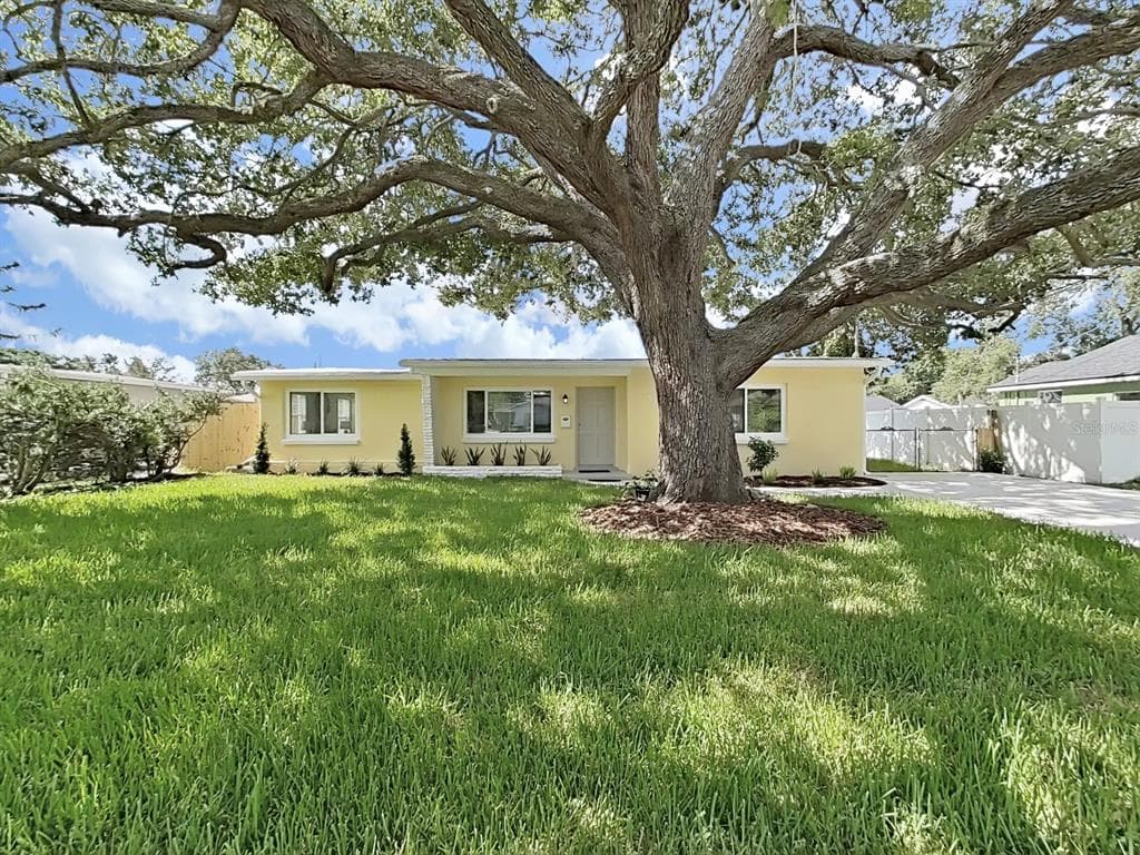 4610 W BAY VILLA AVENUE TAMPA, FL 33611