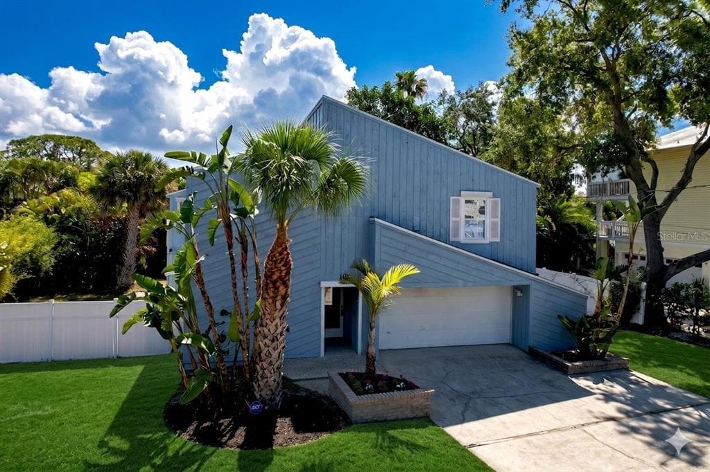 105 PETERSON LANE