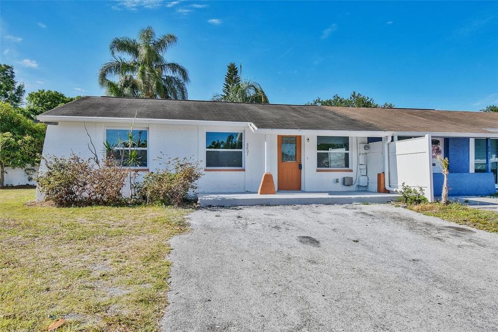 8801 THOUSAND OAKS COURT